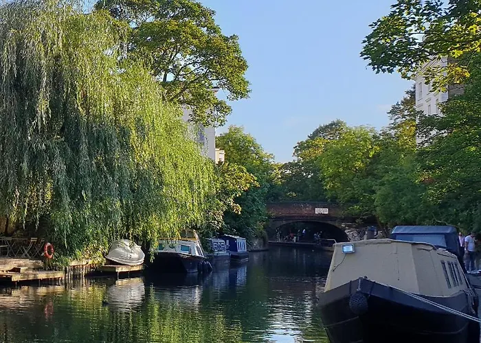 Peaceful House By Regents Canal