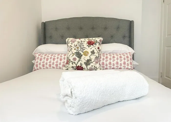 134 Kilburn Road Apartment