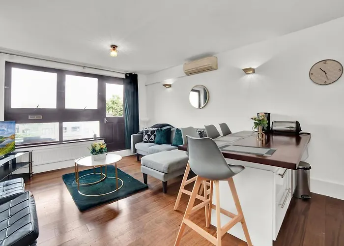 Julian Residence - Camden Road