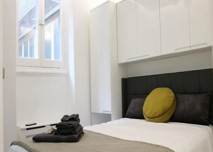 Phaedrus Living: City Center Luxury Flat Clarewood