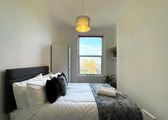 Sarah\'S Cozy Room Near Queen\'S Park