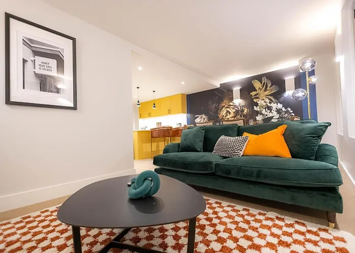 Three Bedroom Near Brick Lane By Belvilla