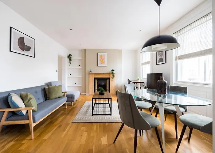 Stylish&Spacious Apartment