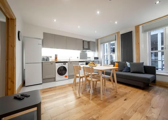 Brand New 1Bed Apt - Zone 1 - 4 Stations Nearby