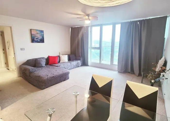 Custom House Apartments