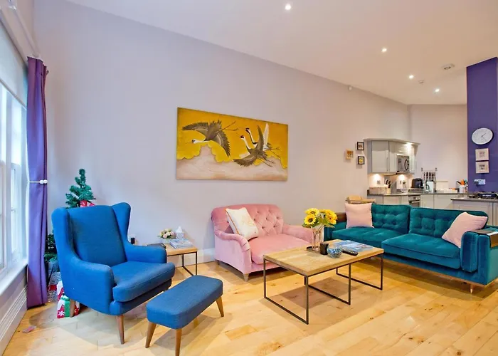 3 Bedroom Modern Mews House