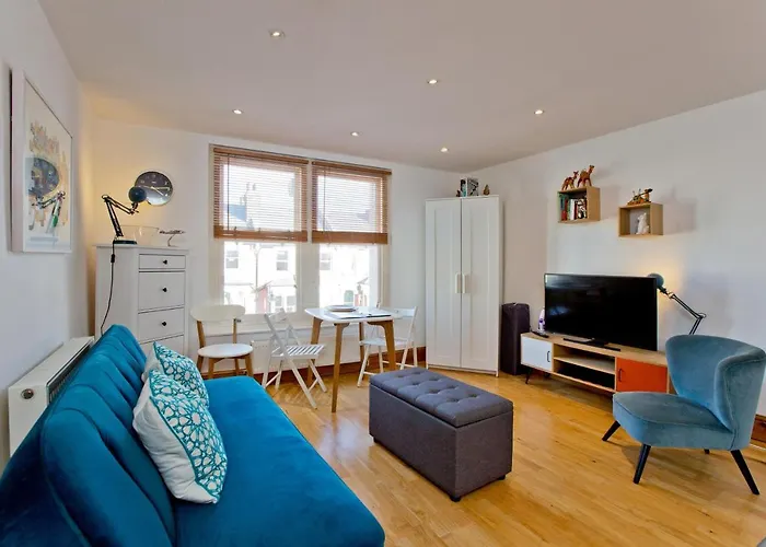 Convenient Highbury Fields 1 Bedroom Apartment - Parking By Request