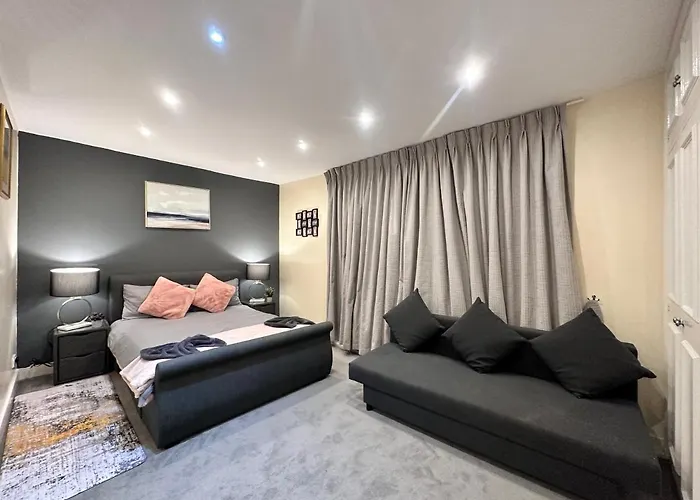 Central London 5-Bedroom, 4 Baths Lovely Villa In Marylebone