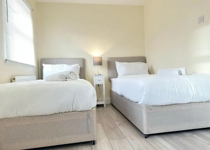 Cosy Home, 10Min Drv From Canary Wharf & Stratford