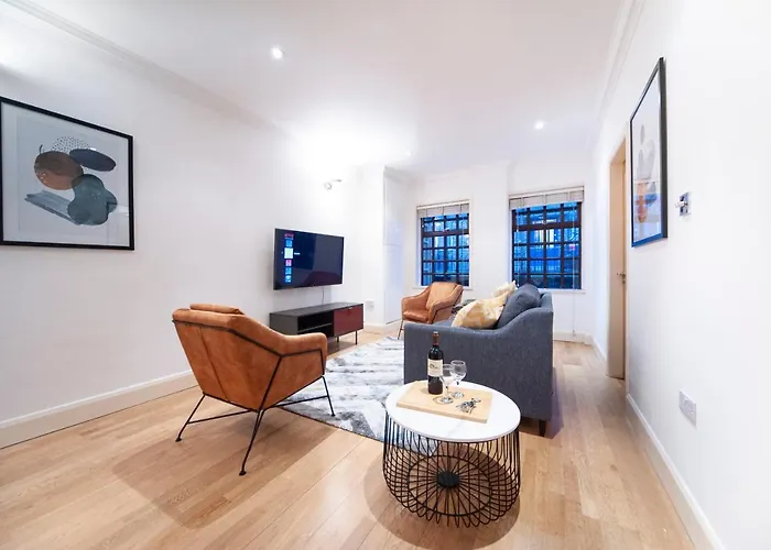Spacious & Unique Flat In Hoxton - 2 Bed