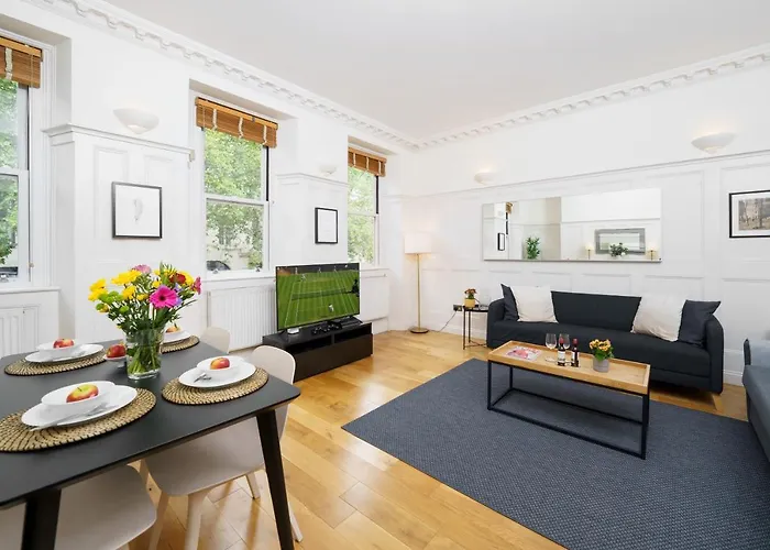 2 Bedr, 3 Beds, 1 Bath Thames, Trafalgar Sq