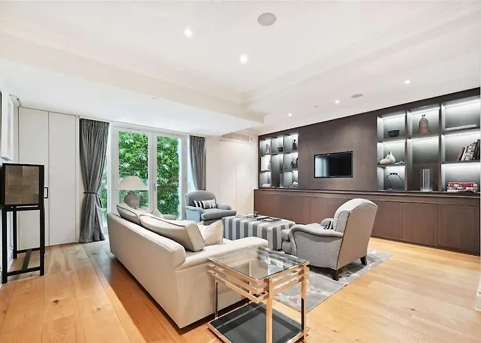 5 Double Bed Town House In South Kensington