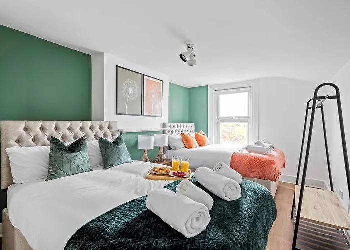 Parea Living - Hackney, 4-Bedroom Victorian House W Big Garden