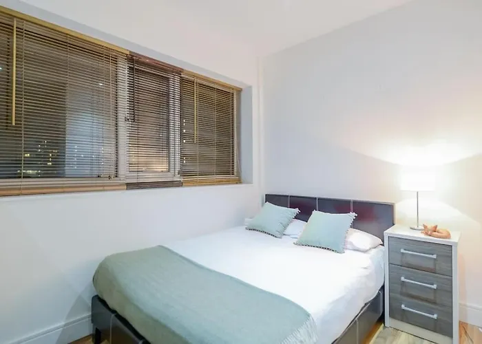 Southwark & Bermondsey Nest Penthouse Apartment