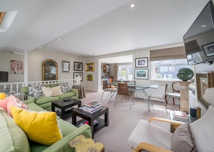 Modern Apartment Near Battersea Park