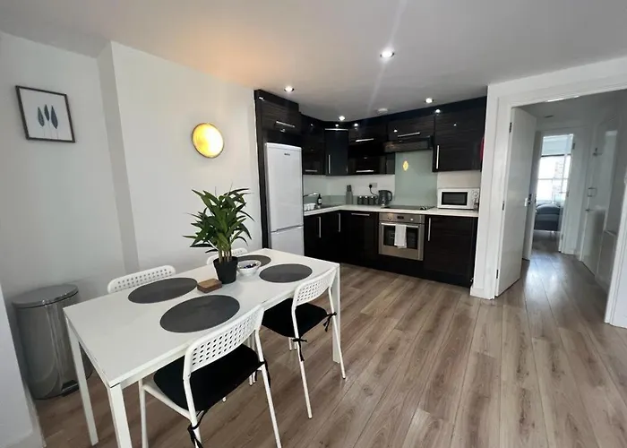 Full Apartment! Brick Lane!