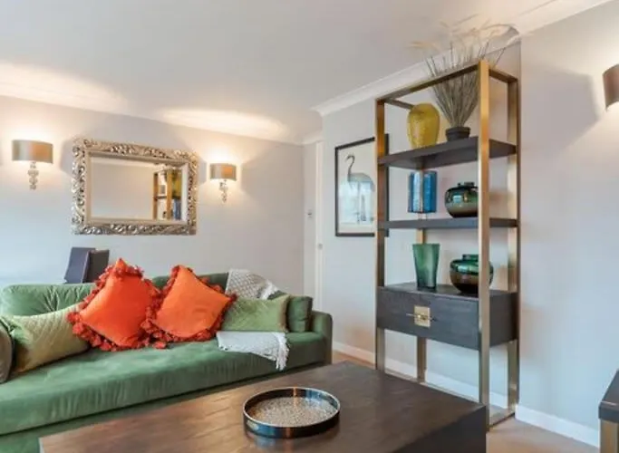 Flat 17