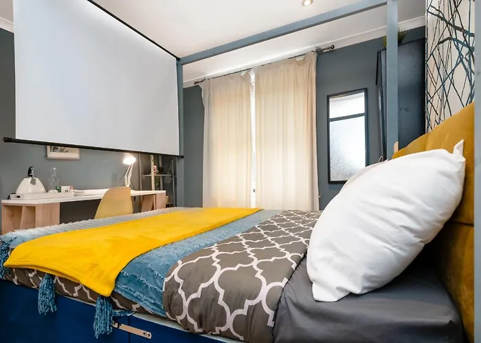 Double Room W/Projector & Garden Hot Tub