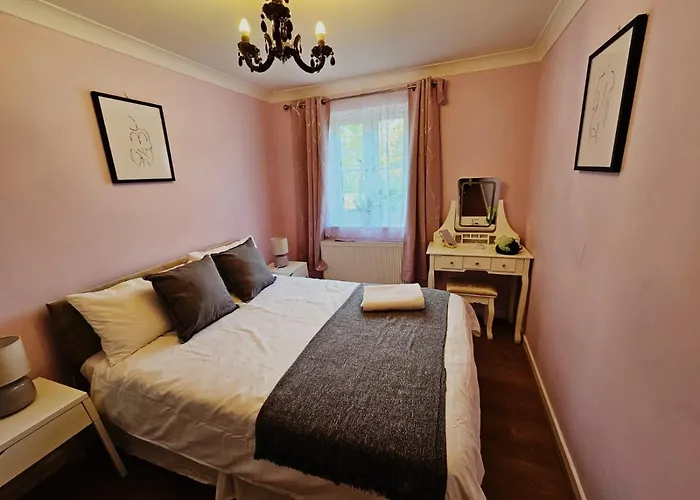 Lovely Flat Close To Shepherd\'S Bush