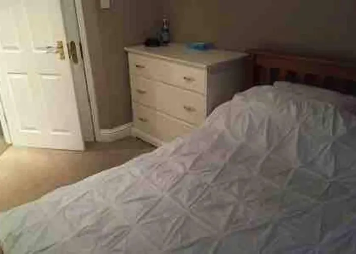 London Sw19 2 Bed 2 Bath Private Flat