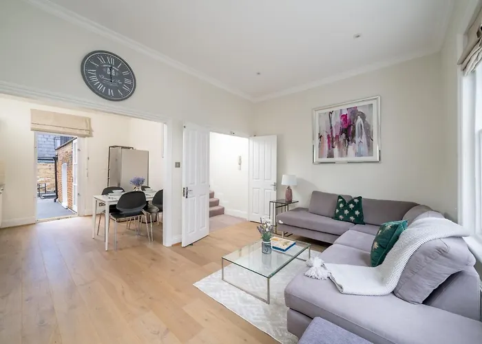 Luxury 2 Bedroom Apartment On Portobello Road