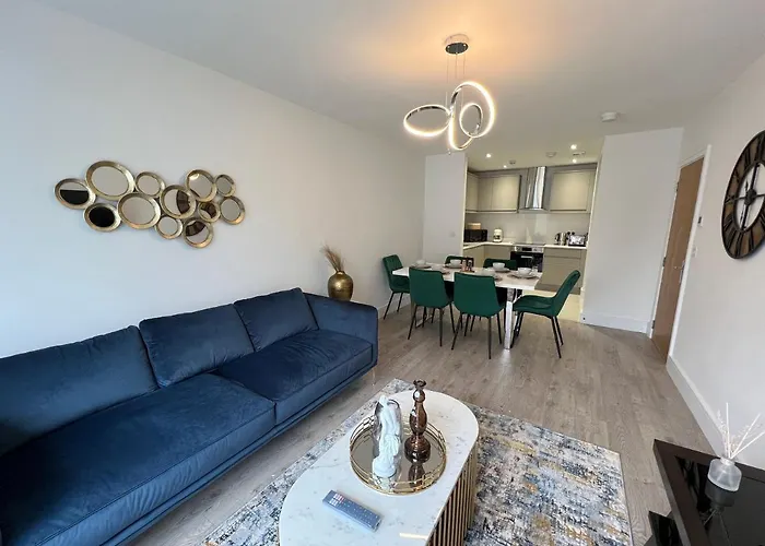 C5, Spacious 3 Bedroom Flat In Wembley