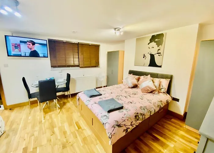 One Bed Apartment In Camden London