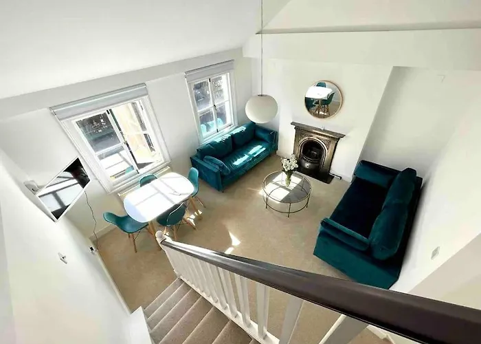 Fab Split Level Kensington Apartment