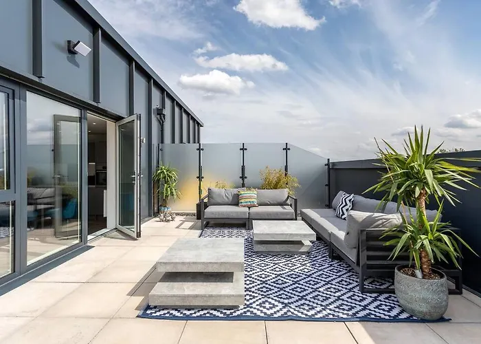 Finsbury Park Penthouse: Luxe City Living