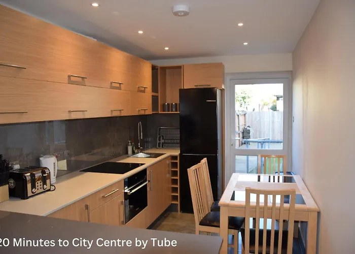 Four Bedroom House Chandos Road