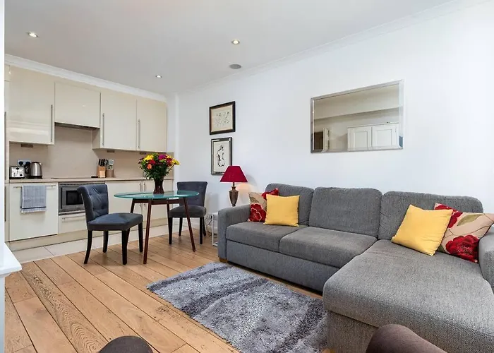 Chic Apartment - Fabulous Central Location In Zone 1
