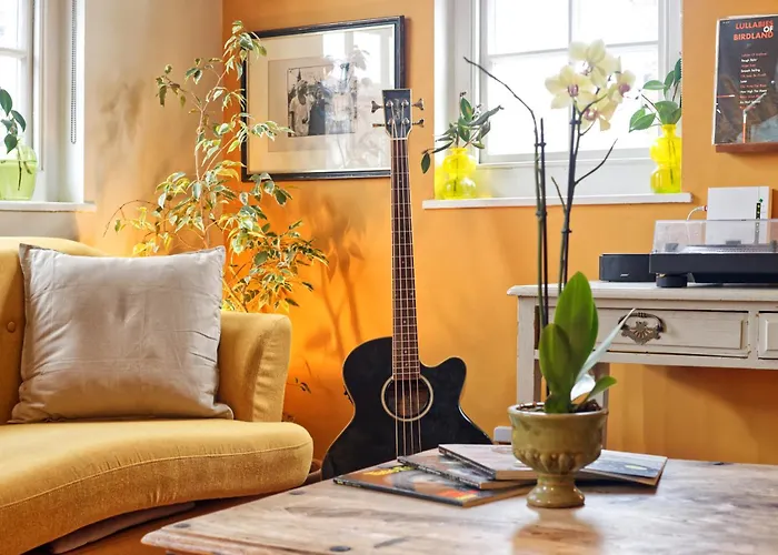 Leafy Notting Hill Cottage