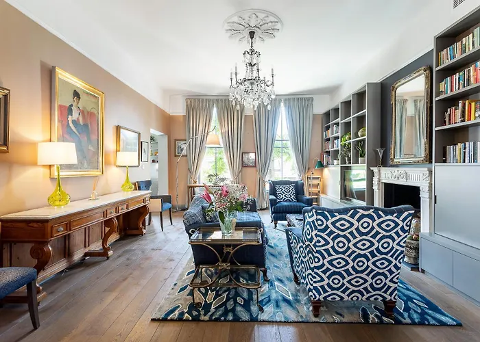 Well-Designed Chelsea Flat