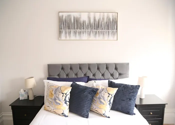 Star London Warwick Mansions 4-Bed Retreat