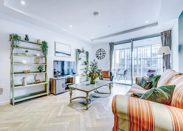 Stunning 2-Bed Apartment In London By 53 Degrees Property, City Centre, Amazing Views!