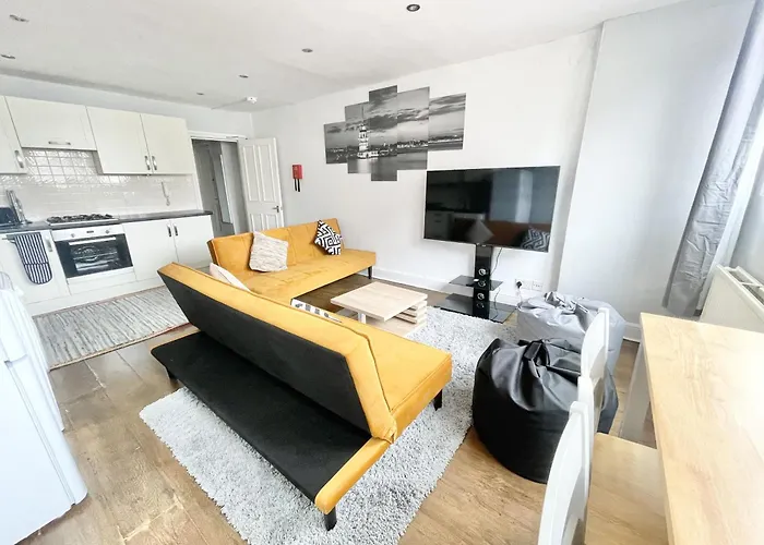 Must View - Slick Retreat In Holloway - Next To Emirates Stadium - Sleeps Up To 6