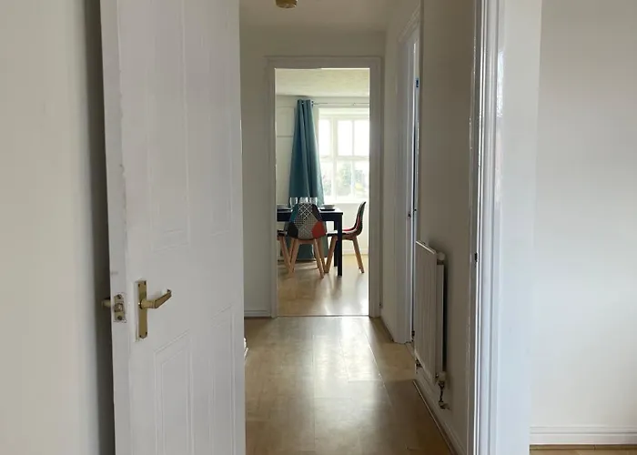 2Bed Cozy Spacious Apartment - 15Min To Canary Wharf O2 Excel Central London