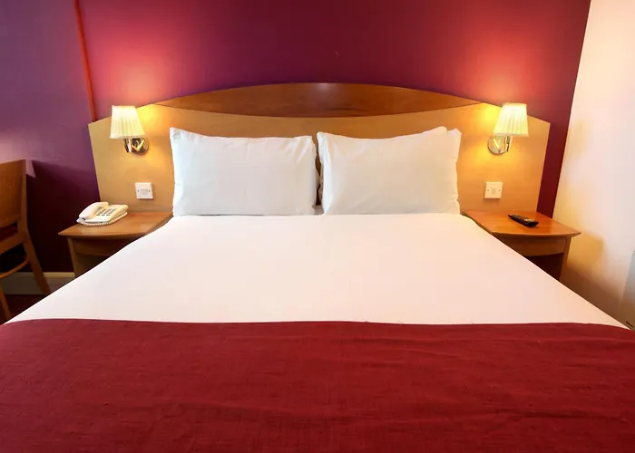 Waterloo Hub Hotel And Suites
