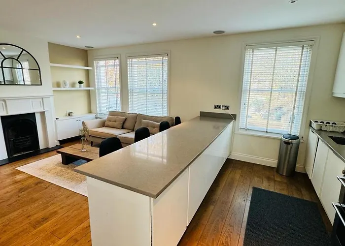 Stunning Flat In Chiswick