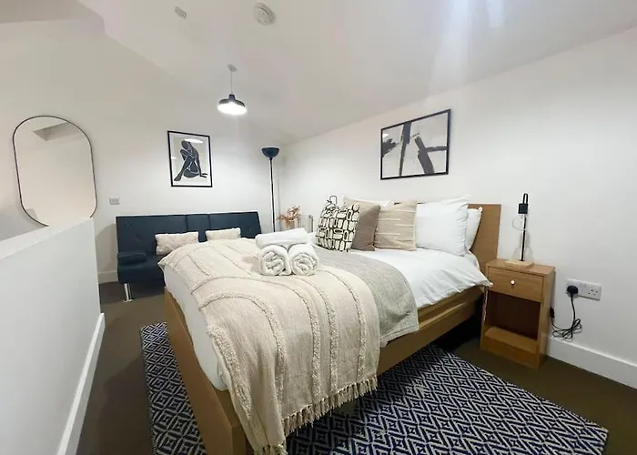 Camden Loft Apartment- 3