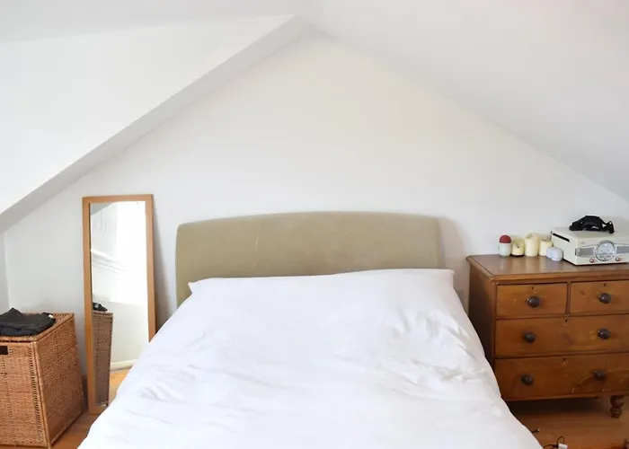 Contemporary 2Bd Flat 4 Mins To Finsbury Park!