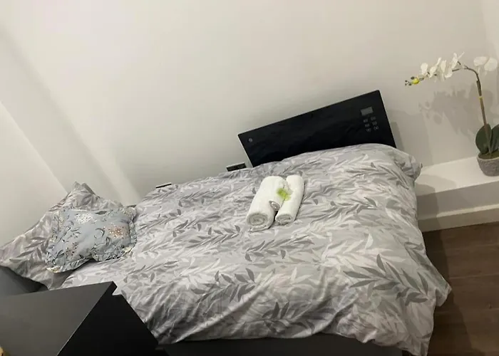 Flat1, 417 Fulham