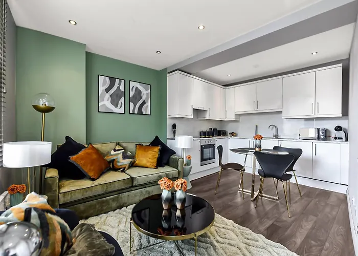 Newly Renovated 1 Bdr Flat - Central Location