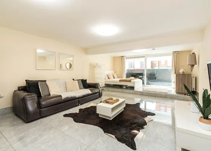 Huge Fully Equipped Studio 1 Min From Tube Station