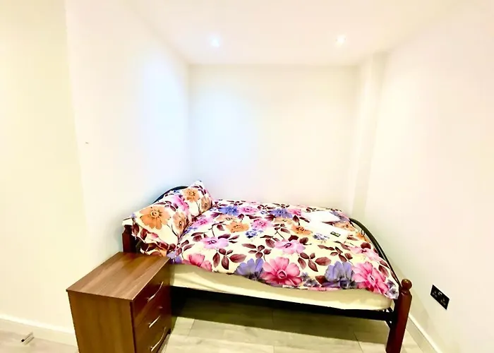 Comfortable One Bedroom Flat With Car Park In London