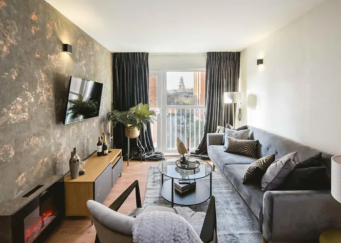 Canary Wharf 2-Bed Luxury Haven