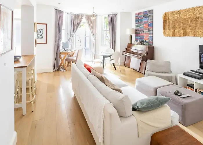 Superior 5* Kensington, London Flat + Free Wi-Fi