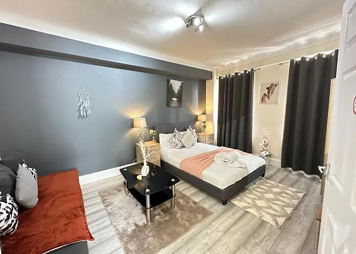 Park Lane Beautiful Apartment