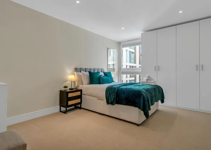 Mysquare Lanterns Way Apartments At Canary Wharf