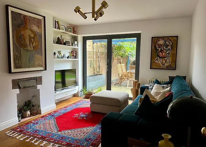Urban Oasis Chic 1Br Flat With Spacious Garden